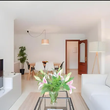 דירה Charming 4 Bed In Centro Historico מאלגה