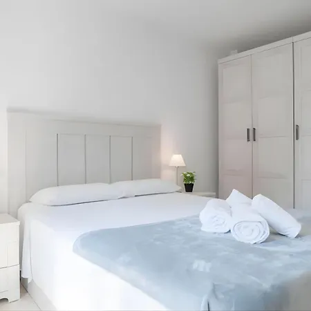 Charming 4 Bed In Centro Historico דירה *
