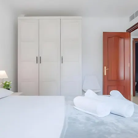 דירה Charming 4 Bed In Centro Historico מאלגה