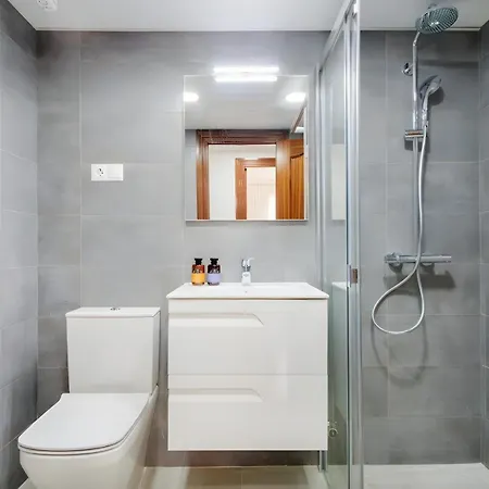 Charming 4 Bed In Centro Historico דירה *