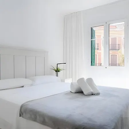 Charming 4 Bed In Centro Historico דירה