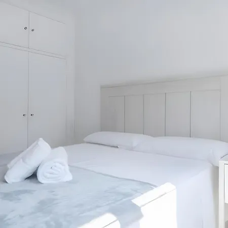 Charming 4 Bed In Centro Historico דירה