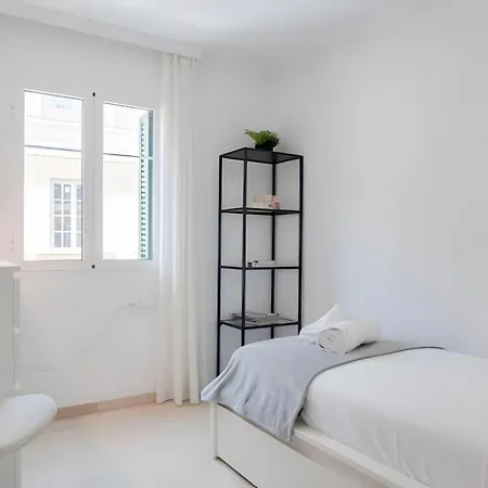Charming 4 Bed In Centro Historico דירה *